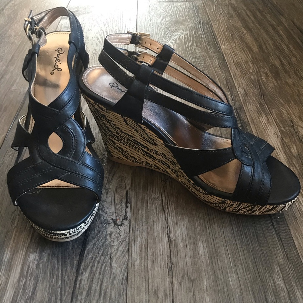 CUPID Black Wedge  Sandals